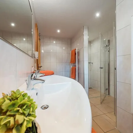 Helga Sankt Gallenkirch